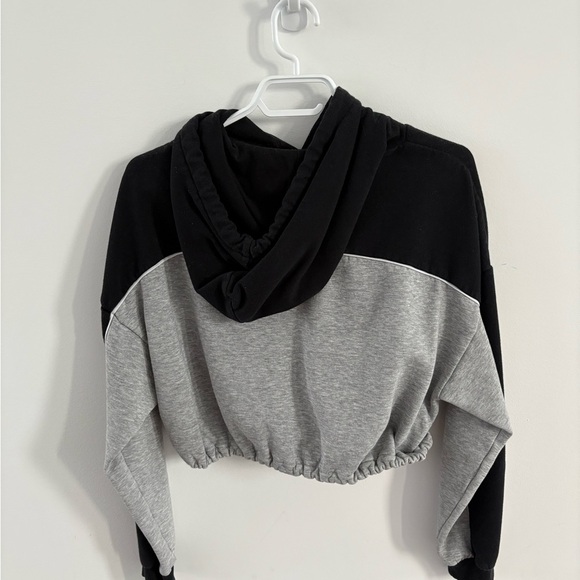 H&M Cropped Sweater - Picture 3 of 4